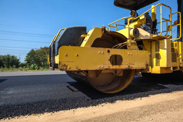 Best Driveway Paving Contractor  in Village Green Green Ridge, PA